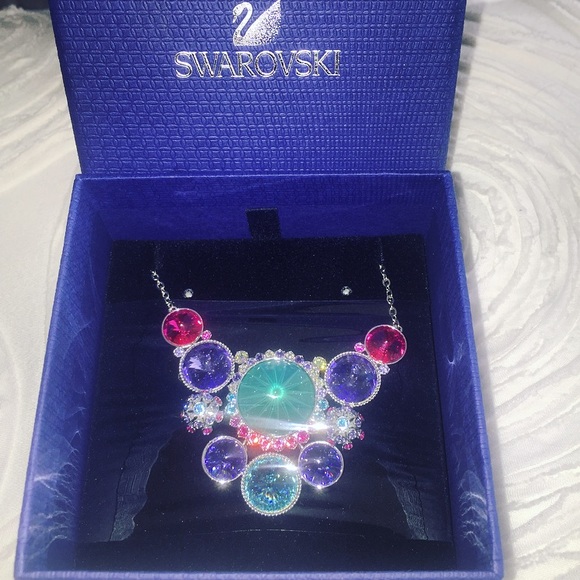 Swarovski Necklace - Picture 2 of 3