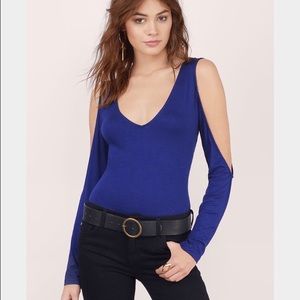 Tobi size small "faith and hope top" in navy