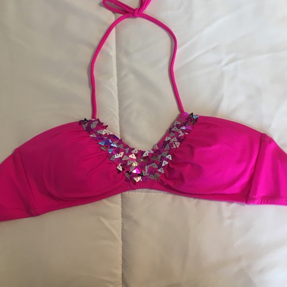 Victoria's Secret bikini top. Size small.
