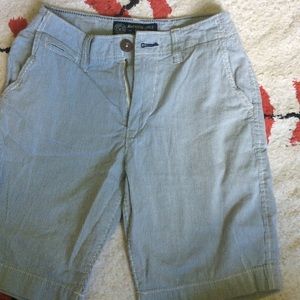 American eagle size 26 shorts