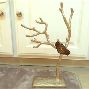 Pretty modern jewelry hanger