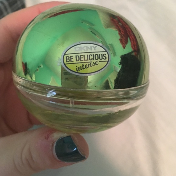 half full DKNY be delicious perfume