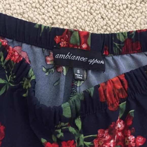 Flower shorts - Picture 2 of 3