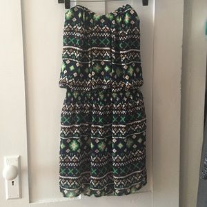 Adorable strapless sundress!