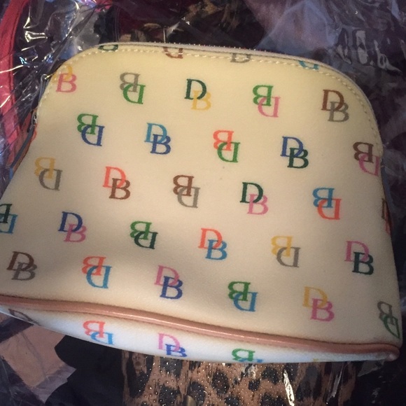 Dooney & Bourke 👛 (not used but no tags)