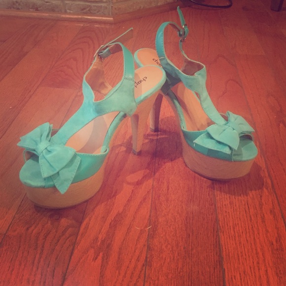 Size 7 Charlotte Russe green bow heels