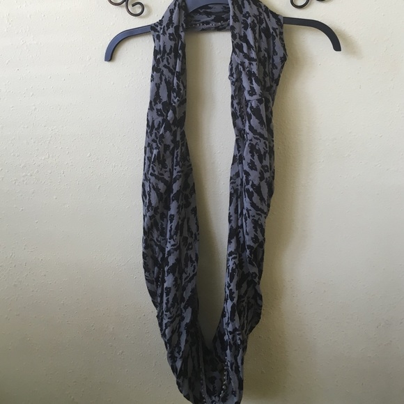 Nordstrom Infinity Scarf NWOT - Picture 2 of 3