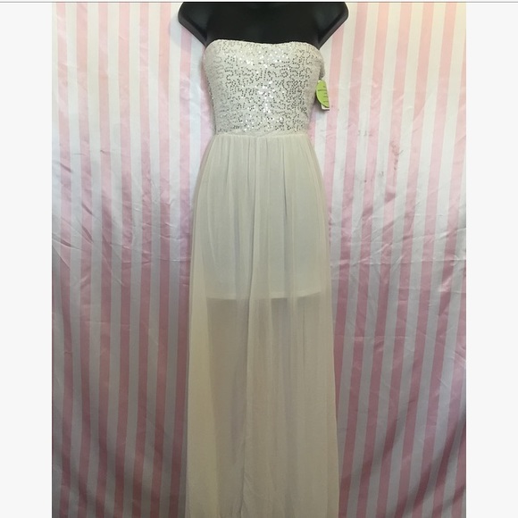 WINDSOR Dresses & Skirts - White maxi