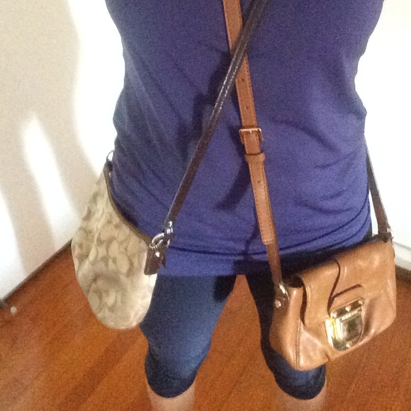 2brand name purses for the price of one EXTRA PICS - Picture 3 of 4