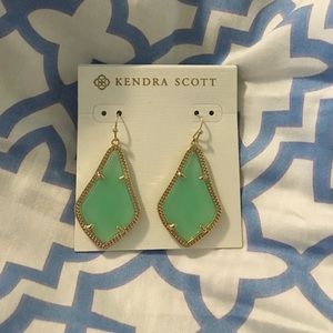 Alex - Kendra Scott earring