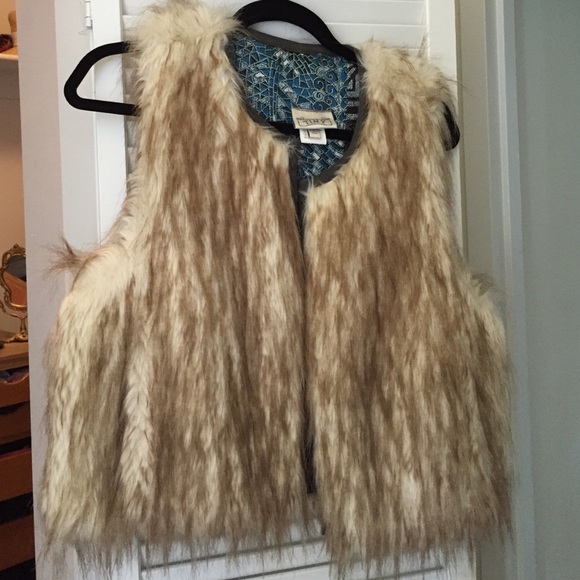 Fur vest