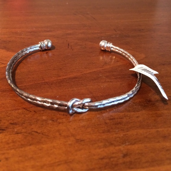 Banana republic knot bangle (adjustable)