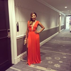 Solid double slit gown