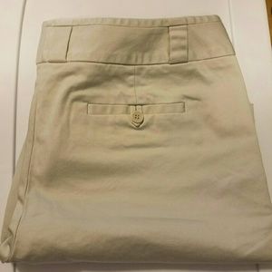 Khaki shorts, like new, comfy, sz 14
