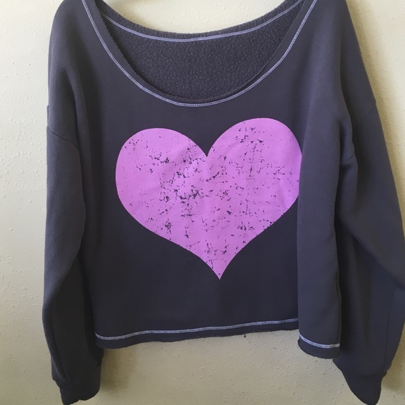 Tops - Big Huge Heart Sweatshirt💕