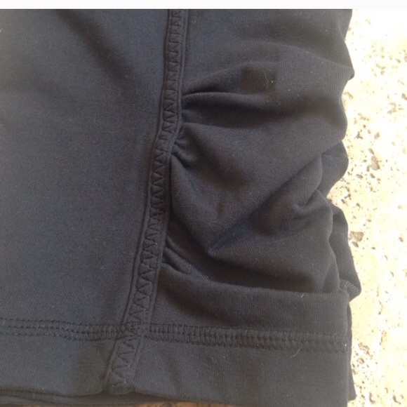 Great condition Lululemon crops - Picture 2 of 4