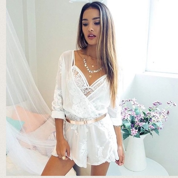 SALE! ✨ Lace Bralette (Black) - Picture 3 of 5