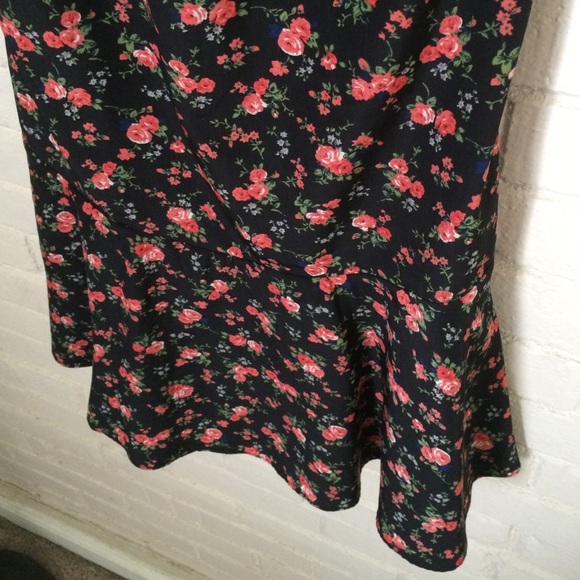 Express Floral Dress - Picture 3 of 4