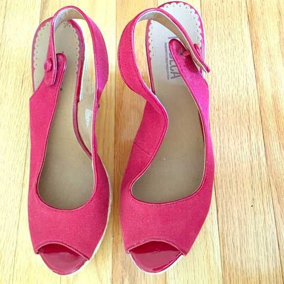 Tribeca Kenneth Cole Red peep toe wedge Heel  8.5