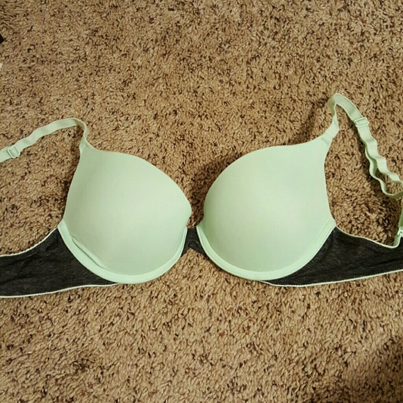 VS Pink pushup bra