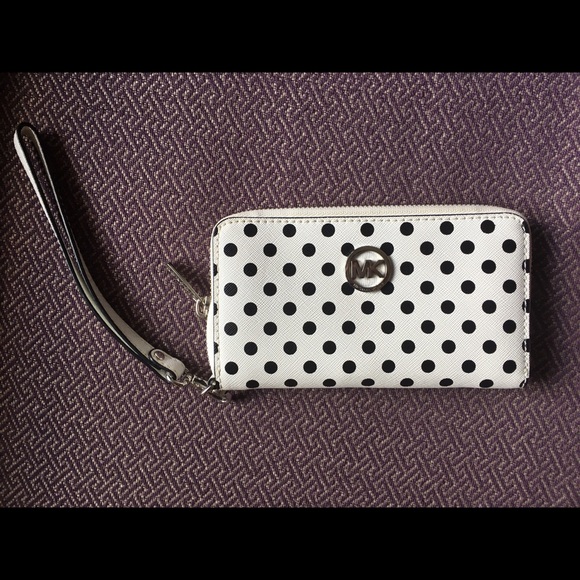 Authentic Michael Kors wristlet/wallet - Picture 1 of 4