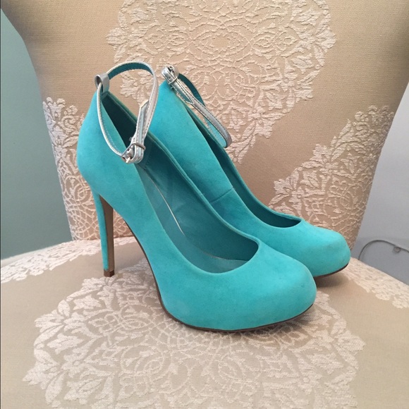 Turquoise Suede Pumps. Size 7.