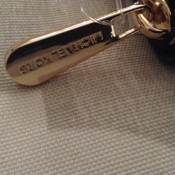 MK wallet . - Picture 3 of 4