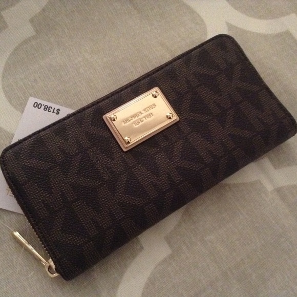 MK wallet . - Picture 4 of 4