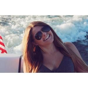 Meet your Posher, Demitria