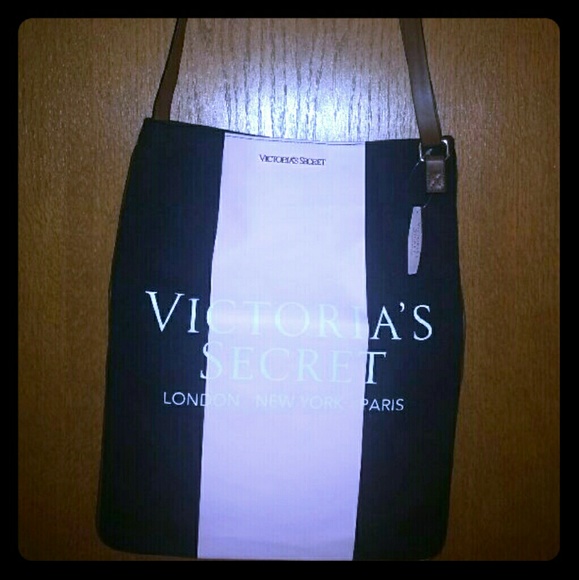 ❤❤❤SOLD❤❤❤ Victoria's secret crossbody bag