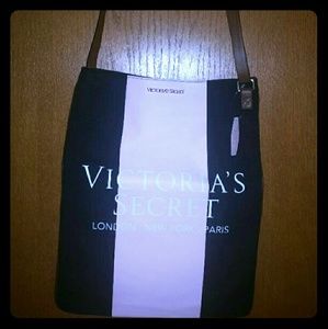 ❤❤❤SOLD❤❤❤ Victoria's secret crossbody bag
