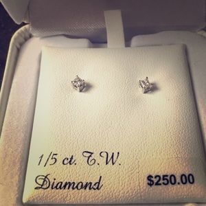 1/5 ct. Diamond studs