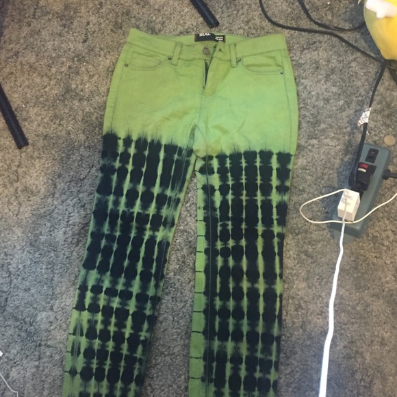 BDG jeans abstract green and black pattern pants