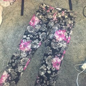 Candie's floral pink,black,  and white size 7