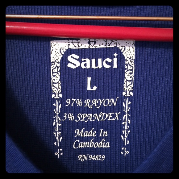 Blue Sweater juniors size large *like new - Picture 3 of 4