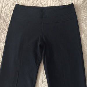 Lululemon black Groove pant sz 6