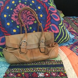 AUTHENTIC Coach Hamptons Satchel