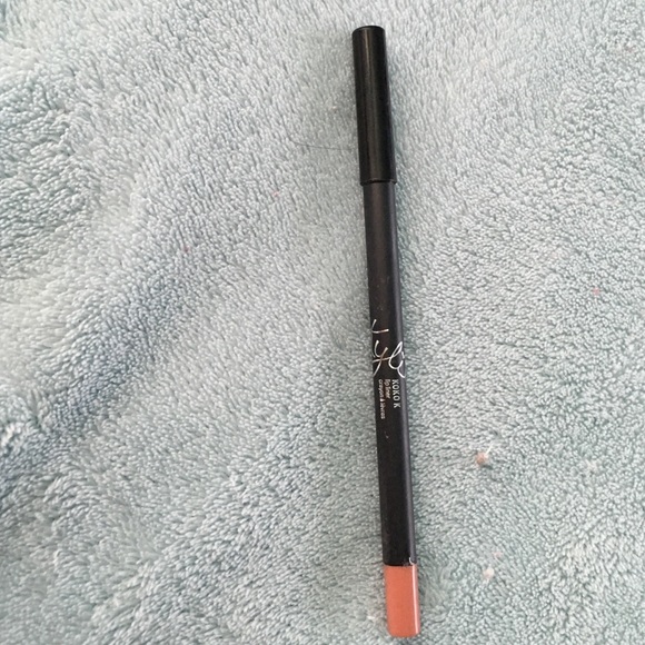 Koko k lip liner