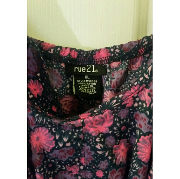 Dress - Picture 3 of 3