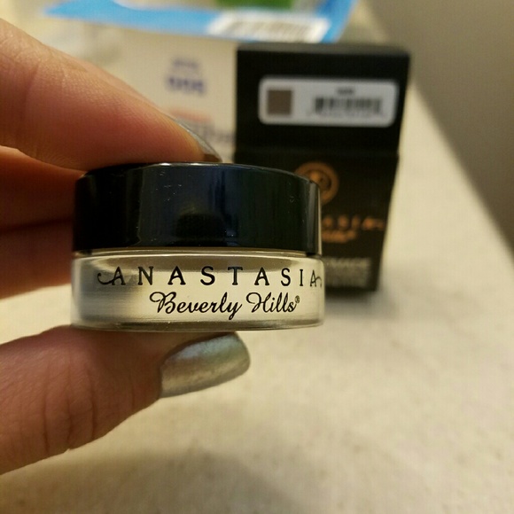 SOLD Anastasia Beverly Hills dipbrow taupe - Picture 1 of 3