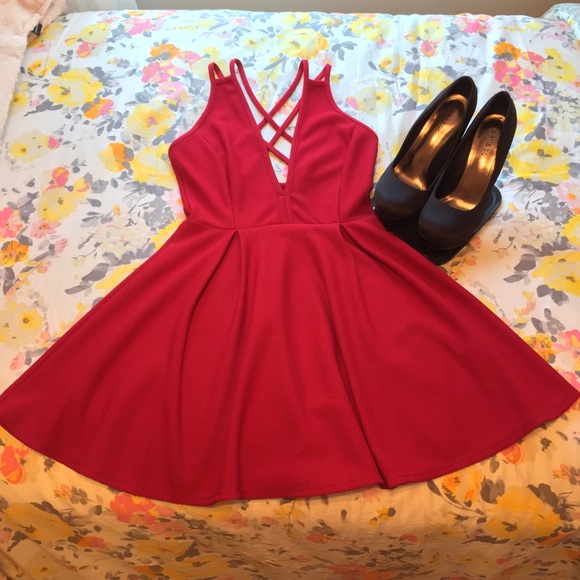 ❤️ LOWEST ❤️ Sexy Red Dress from Windsor