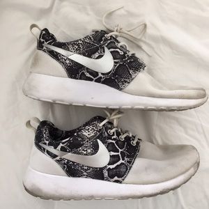 Nike Roshe Run Sneaker