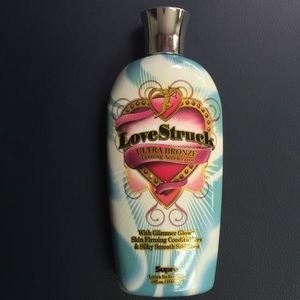 NWT Lovestruck accelerator tanning lotion