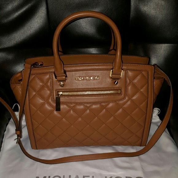Authentic Michael Kors Quilted Selma - Picture 1 of 4
