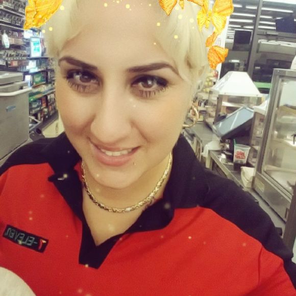 Meet your Posher, Dayana