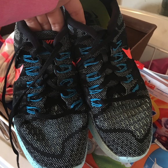 Nikes - Picture 4 of 4