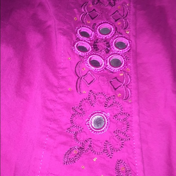 Brand New top! - Picture 3 of 3