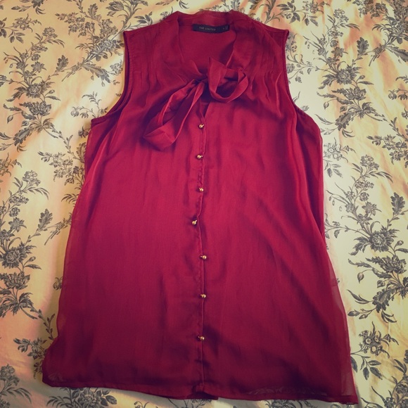 The Limited red sleeveless blouse