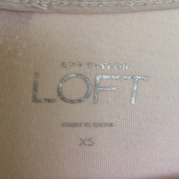 XS Loft Sleeveless Top - Picture 4 of 4