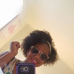 Meet your Posher, Laila